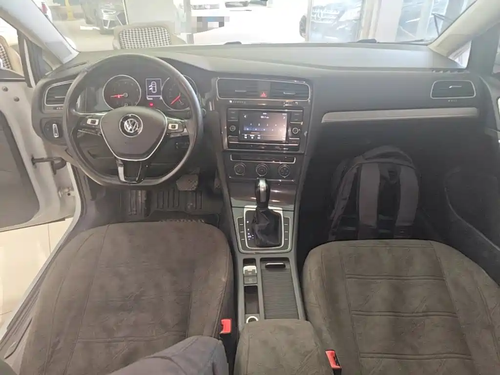 Volkswagen Golf 2018 1.6L AT Comfort