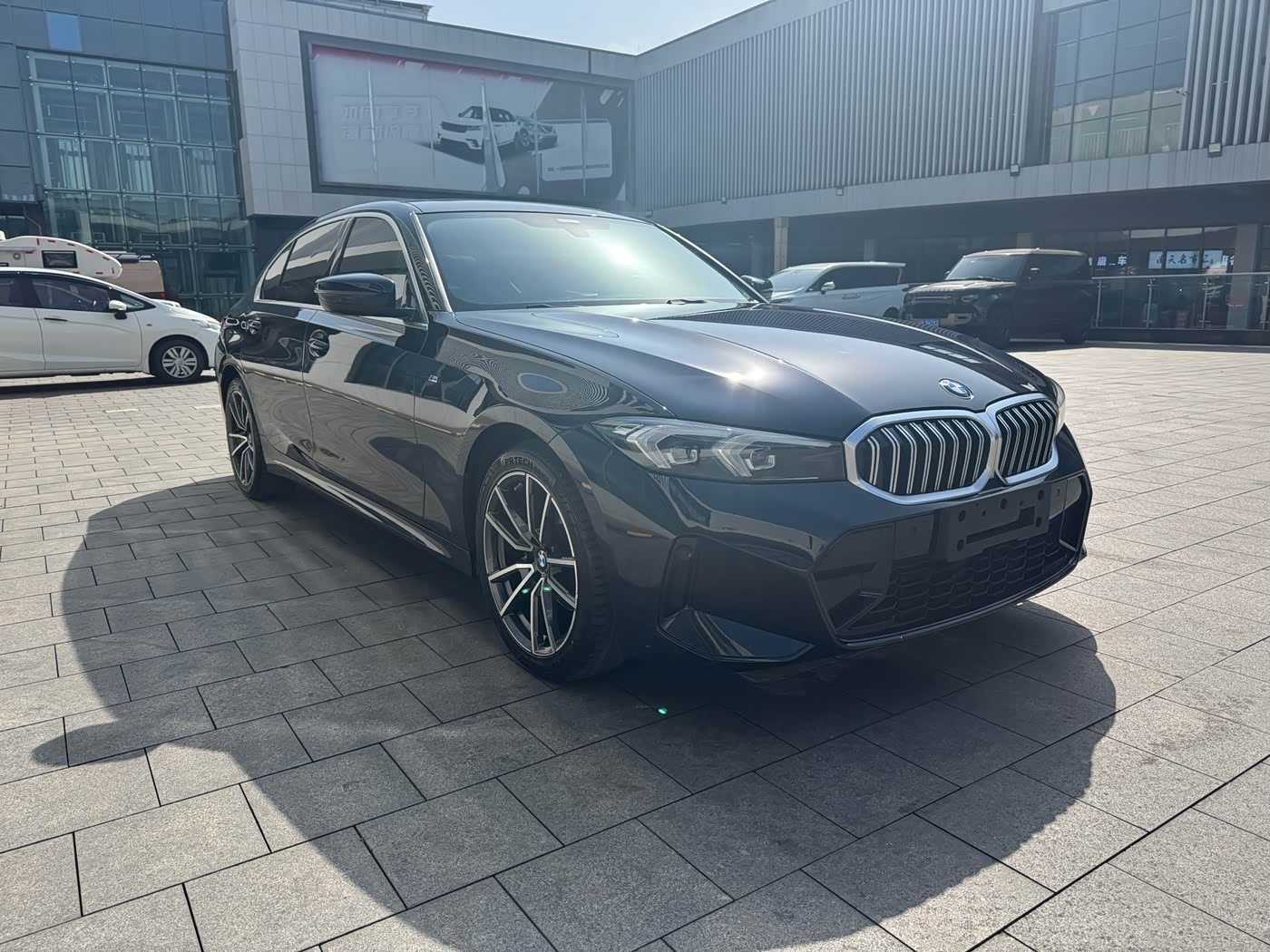 BMW 3 Series 2.0 л 2023 г. Чёрный, пробег 47000 км