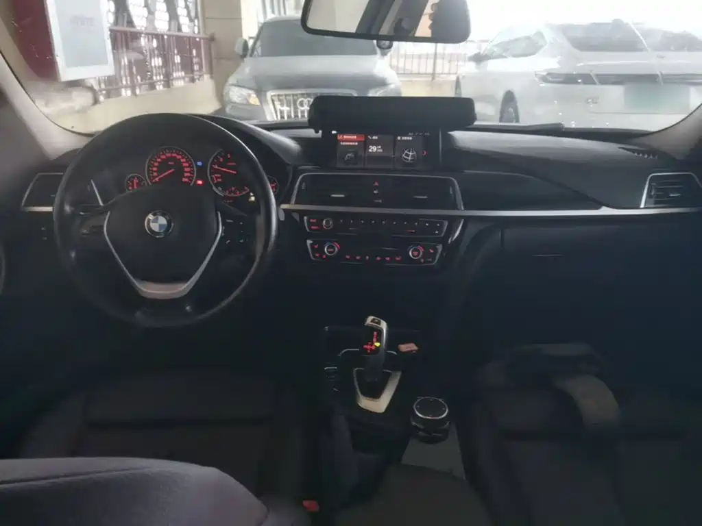 BMW 3 Series — миниатюра 10