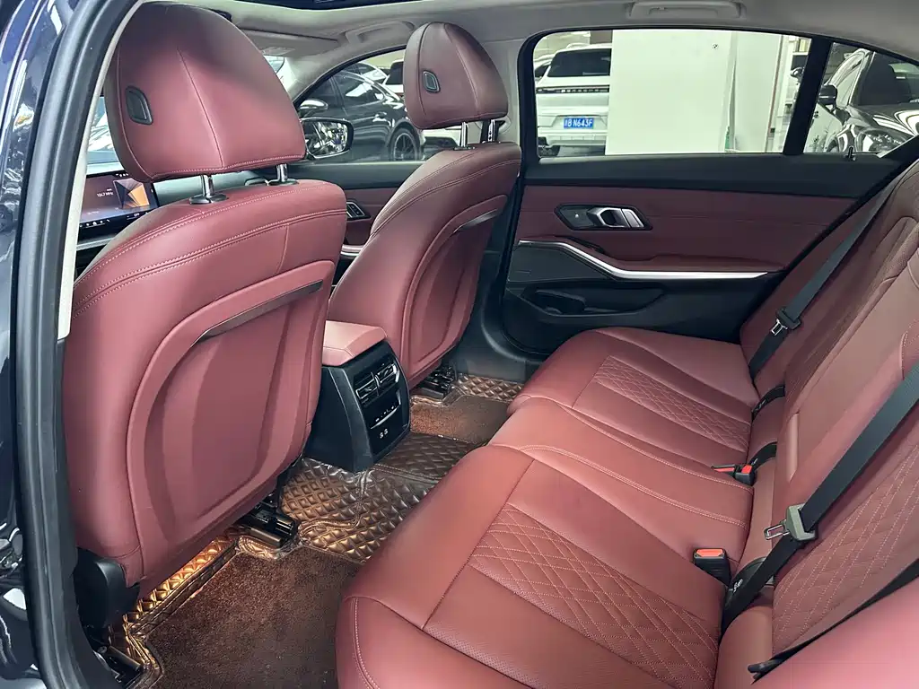 BMW 3 Series — миниатюра 11