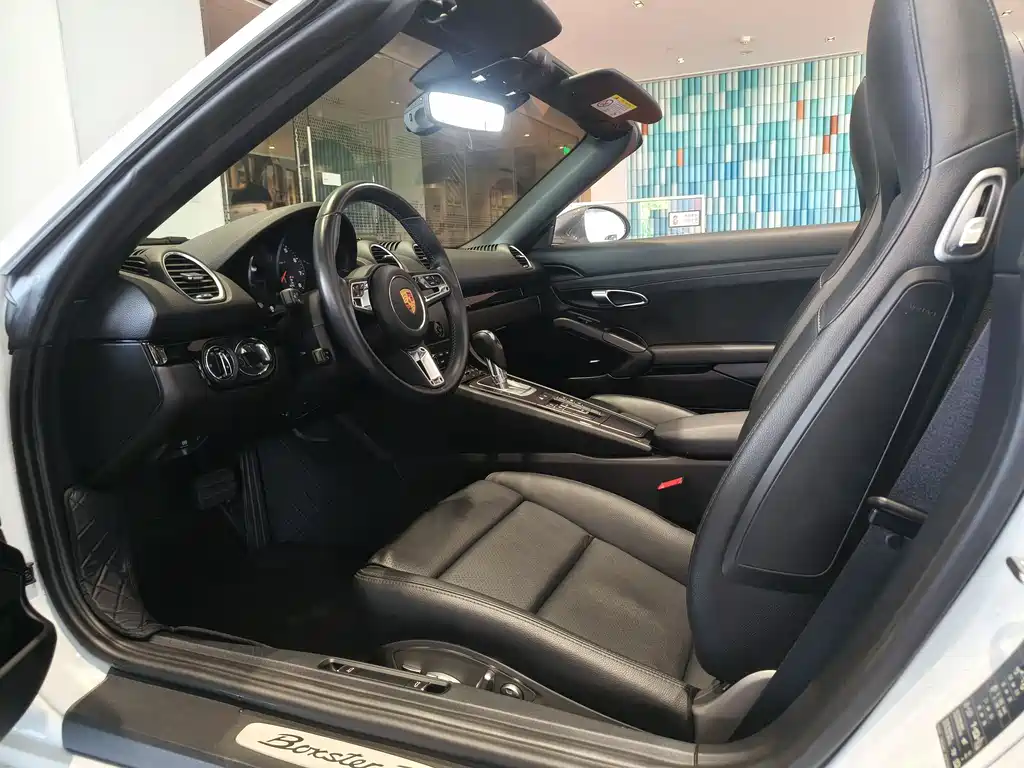 Porsche 718 2019 Boxster T 2.0T