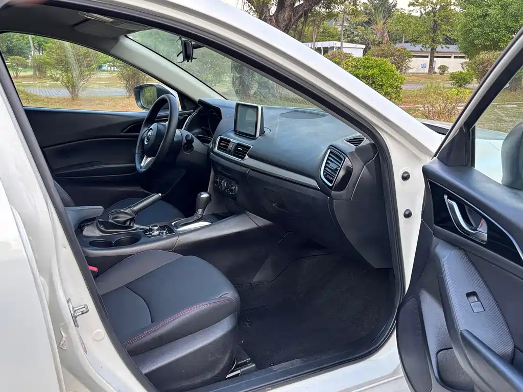 Mazda 3 Axela — миниатюра 11