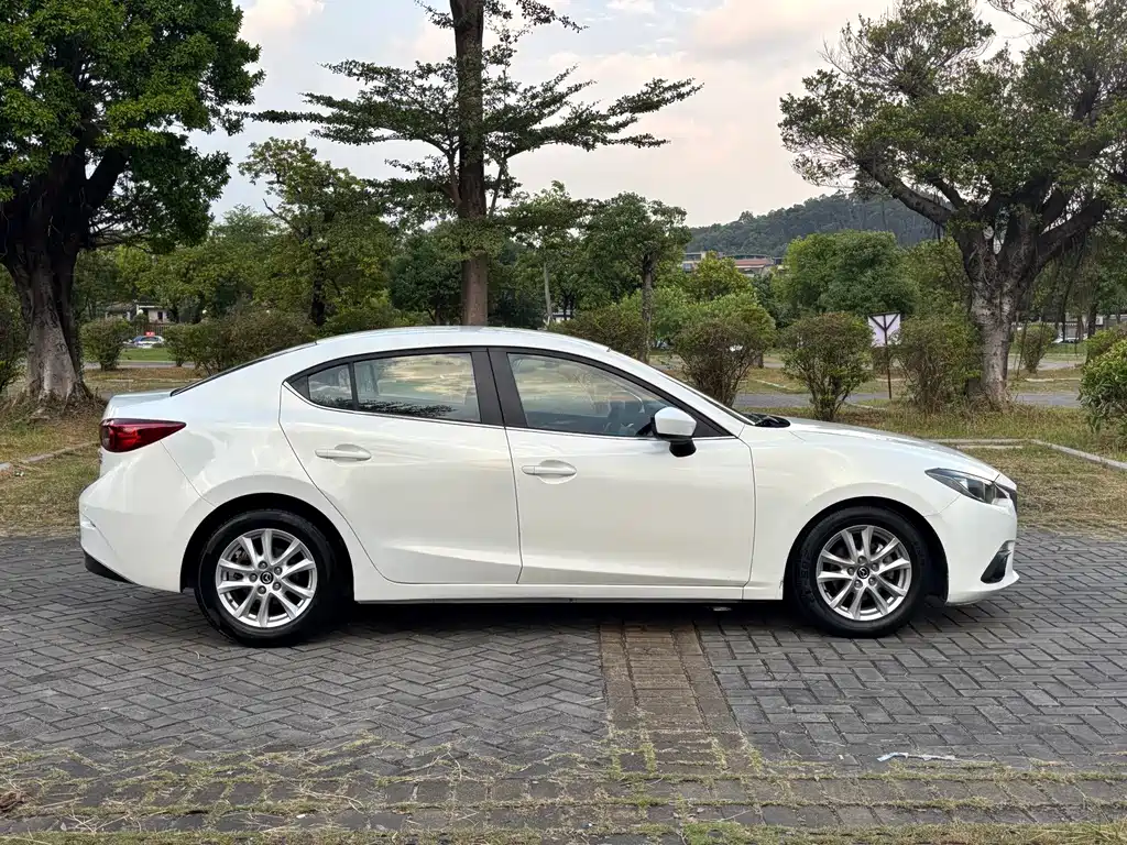 Mazda 3 Axela — миниатюра 4