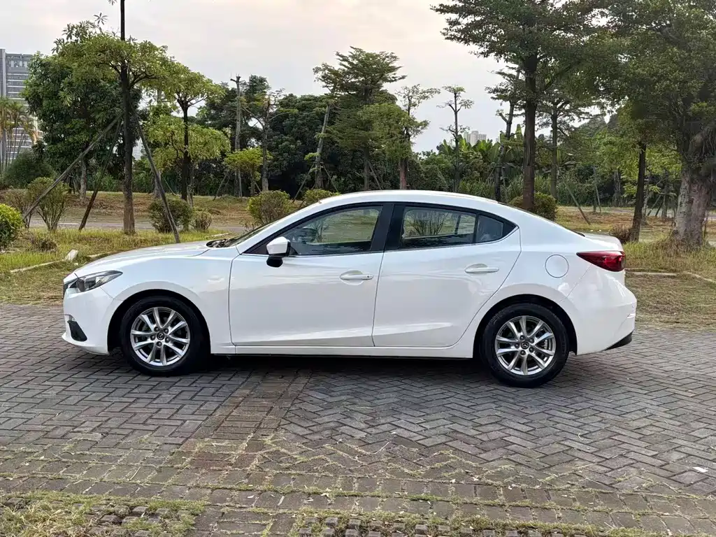 Mazda 3 Axela — миниатюра 16