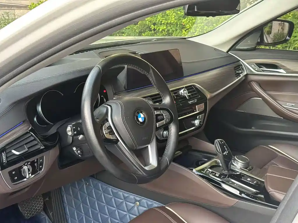 BMW 5 Series — миниатюра 16
