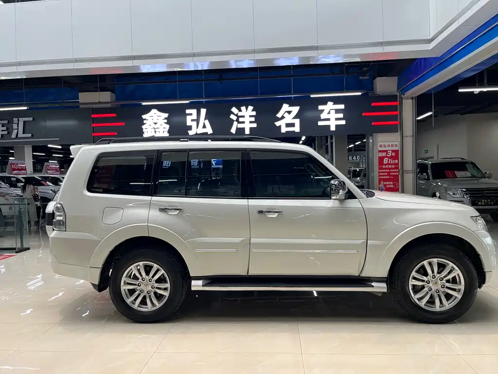 Mitsubishi V97 2019 3.8L GLS
