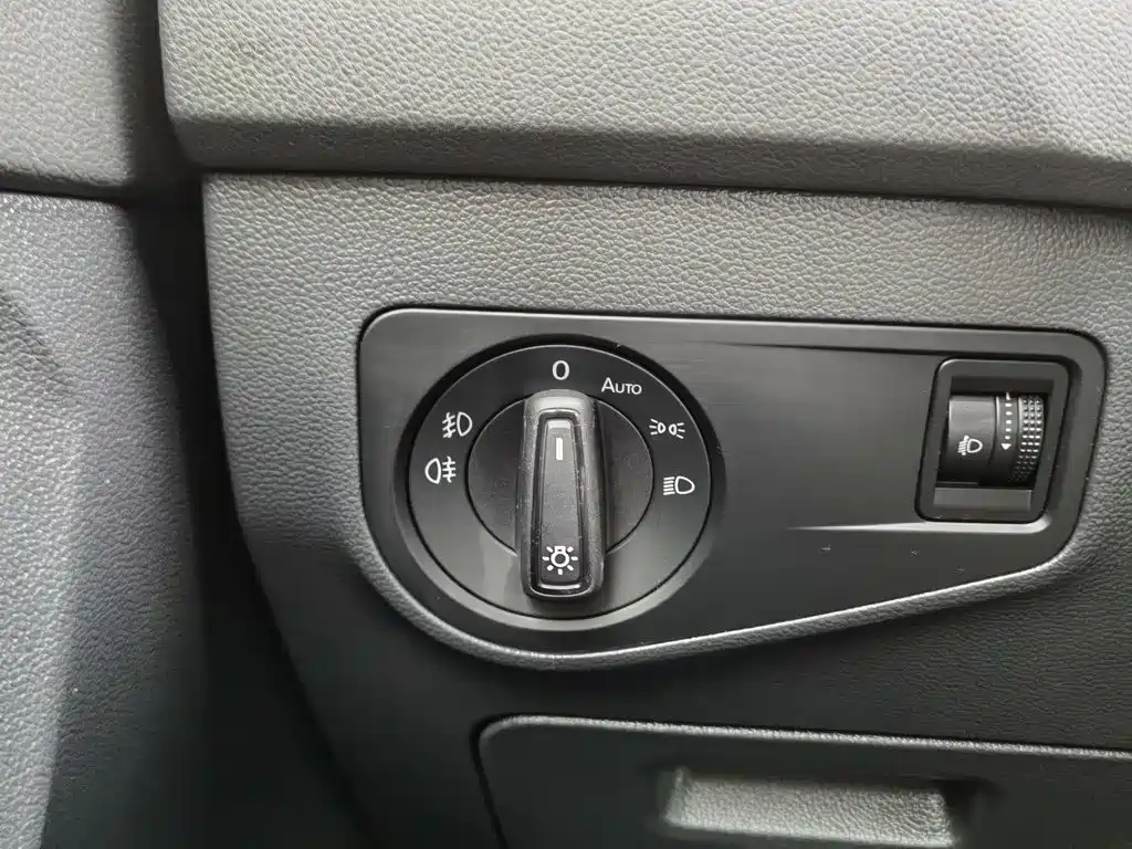 Volkswagen Tiguan L — миниатюра 21