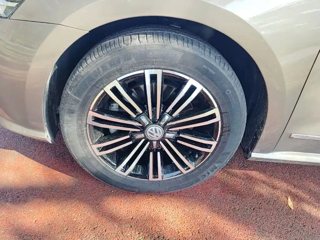 Volkswagen Passat — миниатюра 23