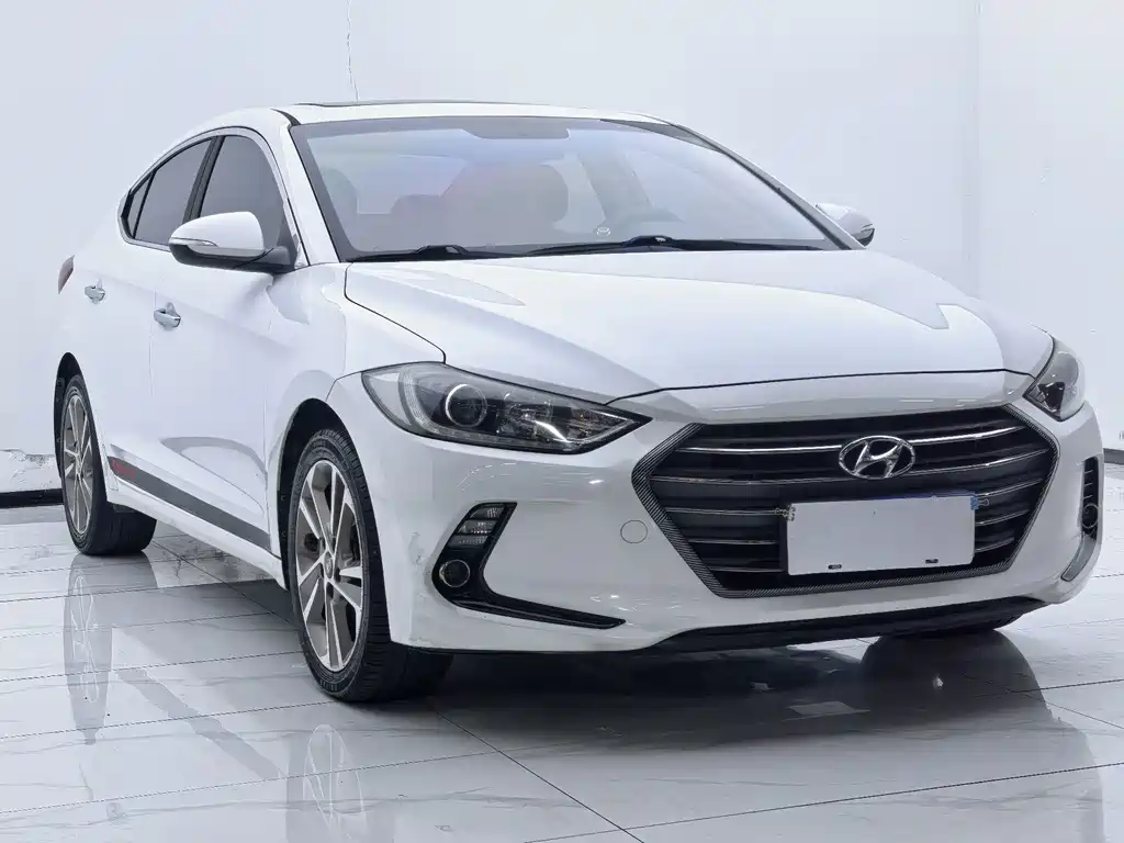 Hyundai Elantra — миниатюра 3