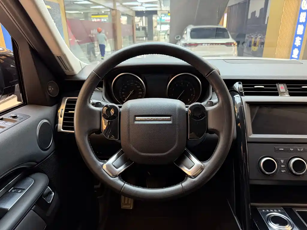 Land Rover Discovery 2019 3.0 SC V6 SE