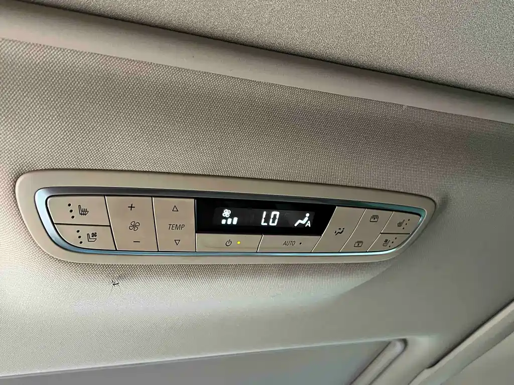 Buick GL8 — миниатюра 9