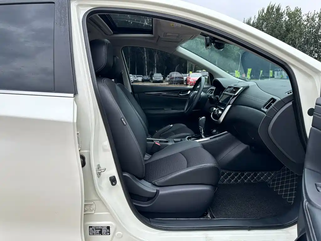 Nissan Tiida — миниатюра 15