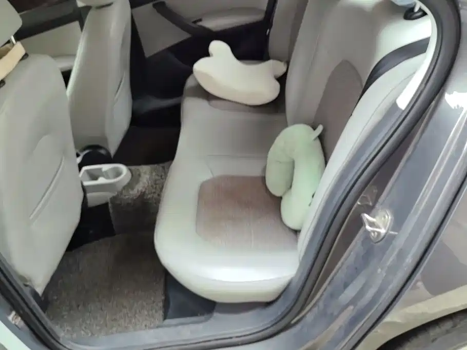 Skoda Rapid — миниатюра 11