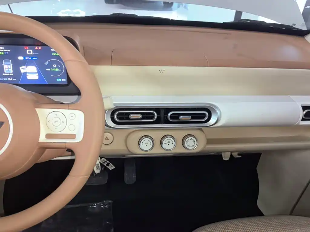 Wuling MINIEV — миниатюра 9