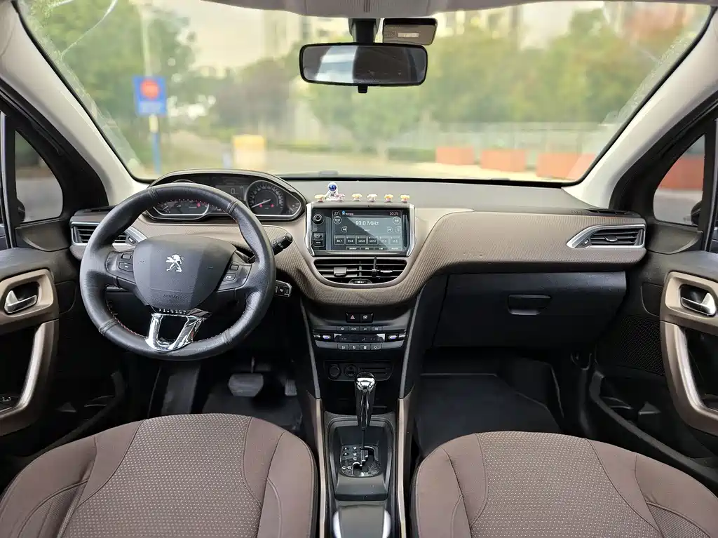 Peugeot 2008 — миниатюра 8