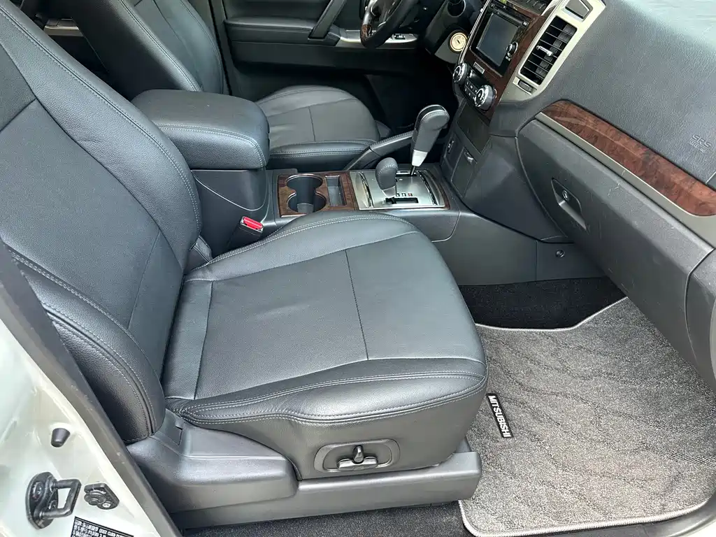 Mitsubishi Pajero (Import) — миниатюра 21