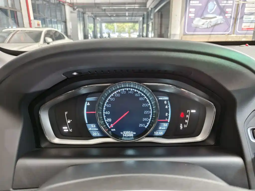Volvo XC60 (Import) — миниатюра 7
