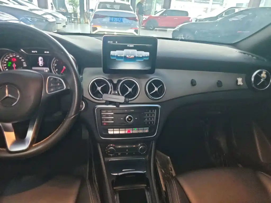 Mercedes-Benz CLA (Import) — миниатюра 13
