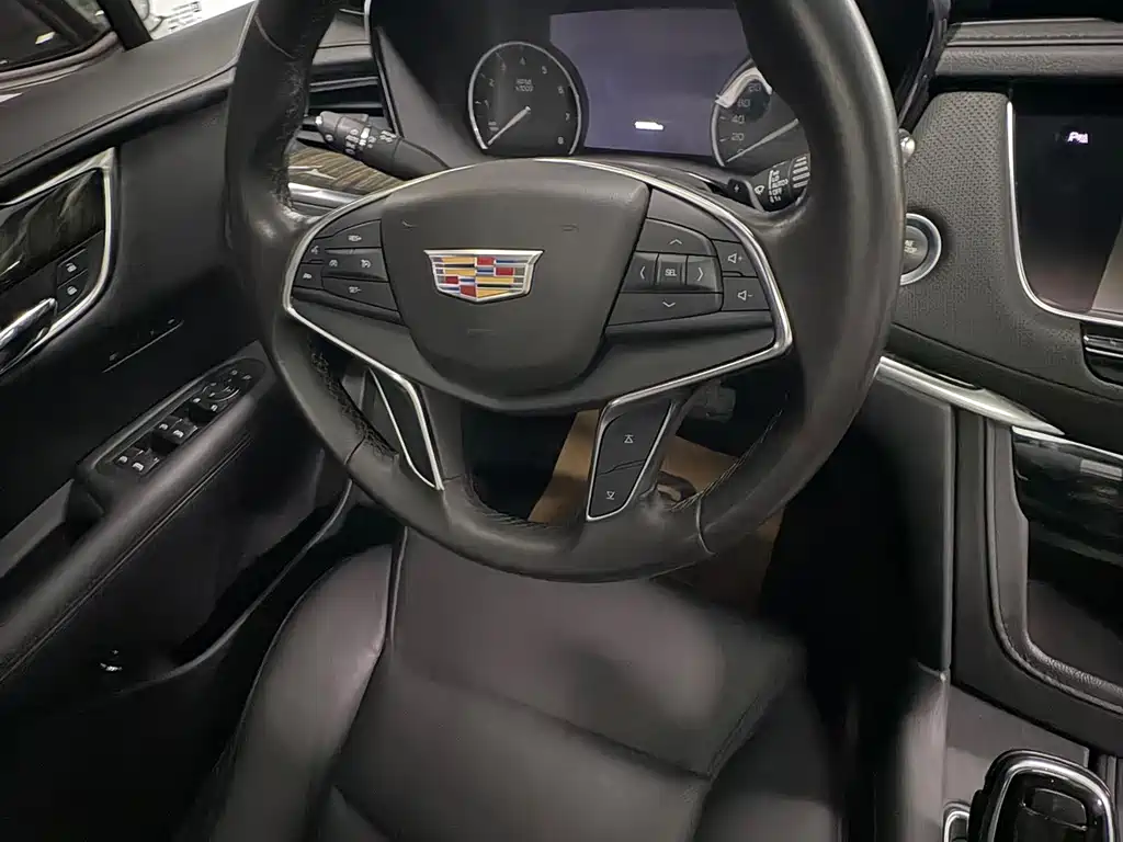 Cadillac XT5 — миниатюра 9
