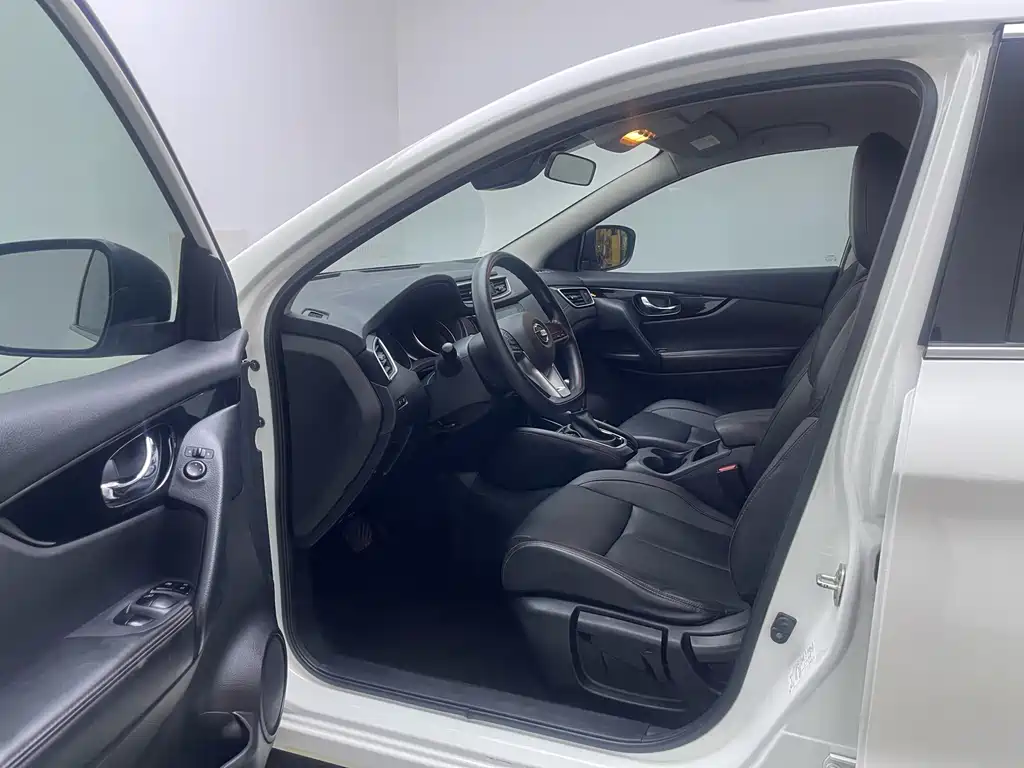 Nissan Qashqai — миниатюра 13