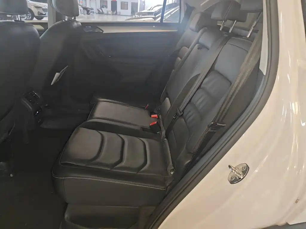 Volkswagen Tiguan L — миниатюра 17