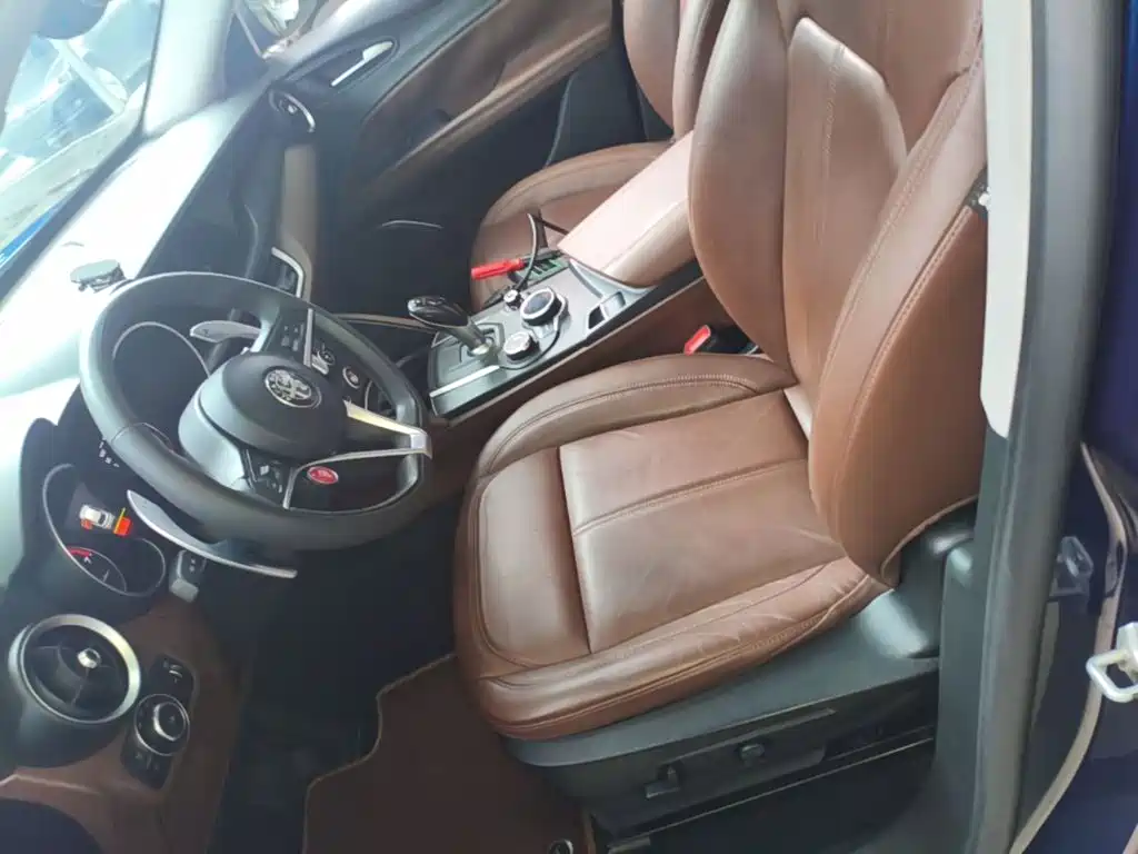 Alfa Romeo Stelvio — миниатюра 15