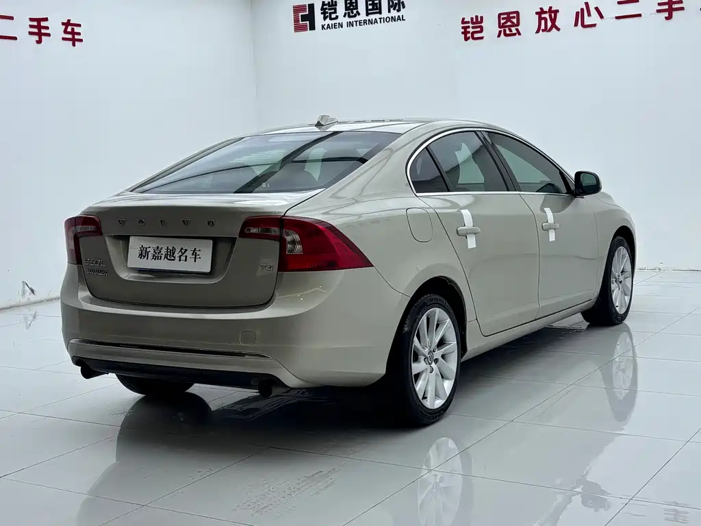 Volvo S60 — миниатюра 11