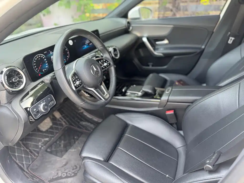 Mercedes-Benz A-Class - фото 12