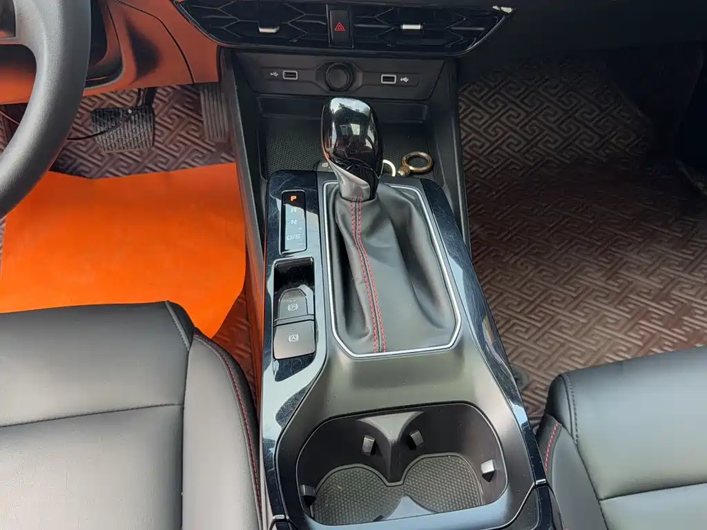 MG MG5 — миниатюра 15