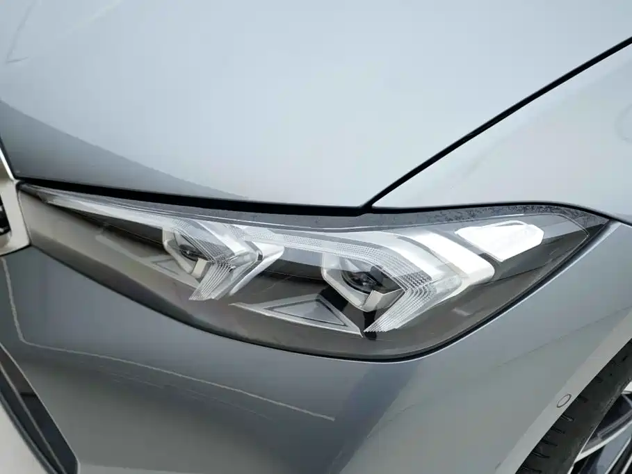 BMW 3 Series — миниатюра 13