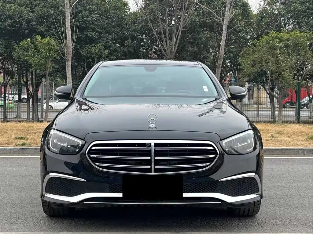 Mercedes-Benz E-Class — миниатюра 2