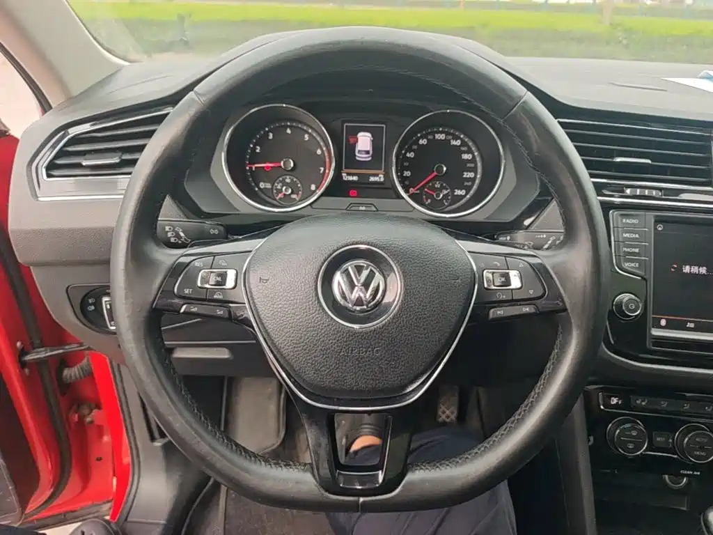 Volkswagen Tiguan L — миниатюра 11