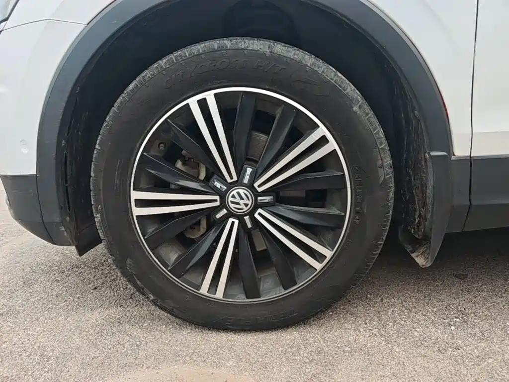 Volkswagen Tiguan L — миниатюра 23