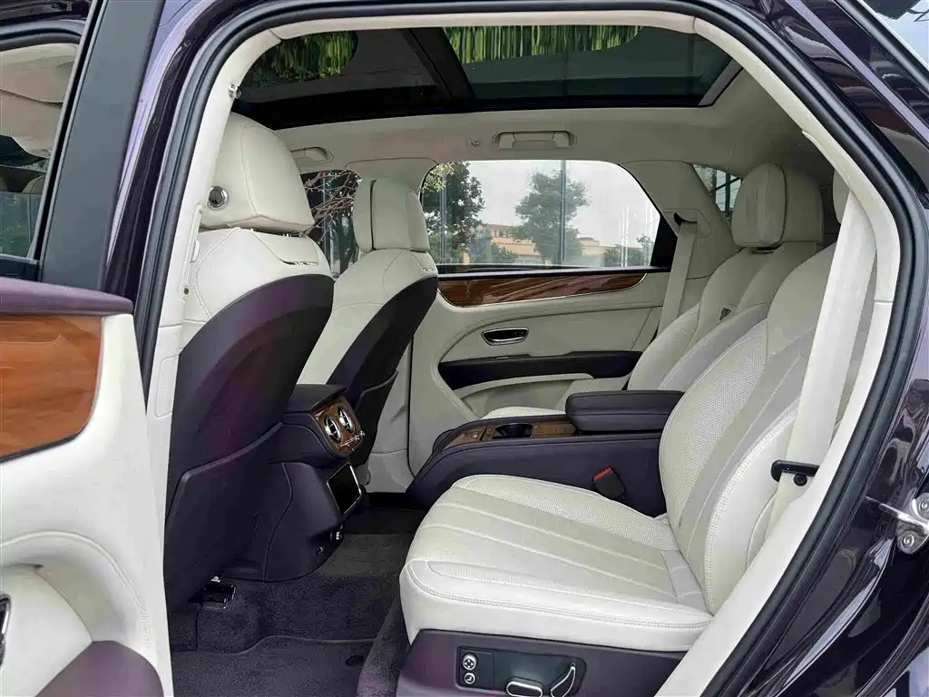 Bentley Bentayga — миниатюра 3