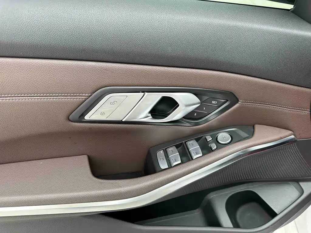 BMW 3 Series — миниатюра 13