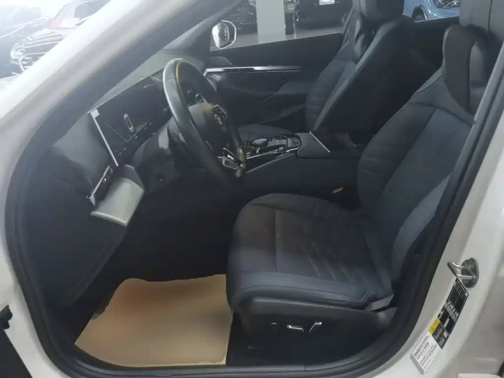 BMW i5 — миниатюра 15
