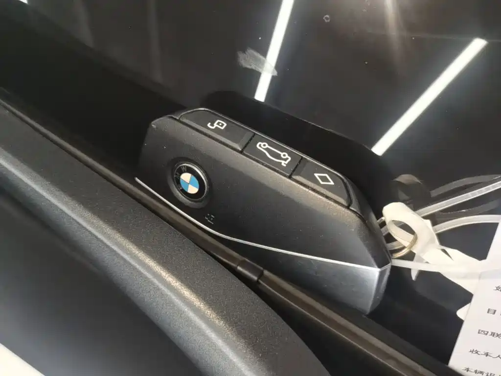 BMW i5 — миниатюра 9