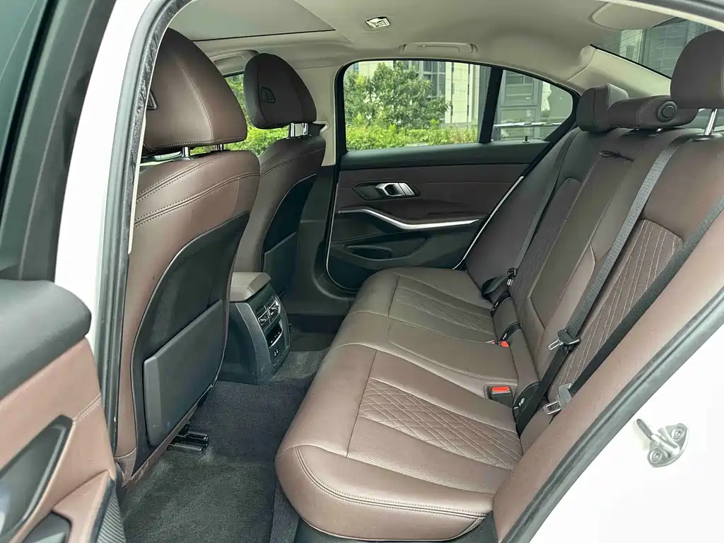 BMW 3 Series — миниатюра 10