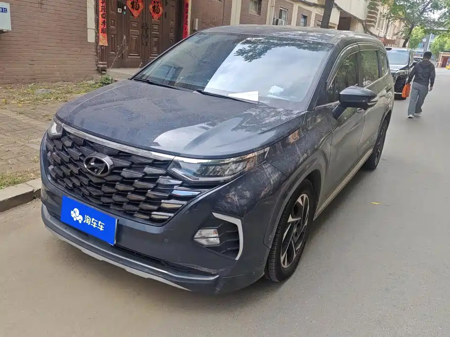 Hyundai Custo