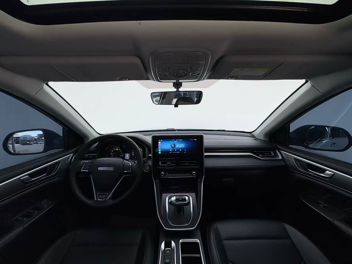 Haval Haval M6 1.5 л 2022 г. Белый, пробег 43000 км