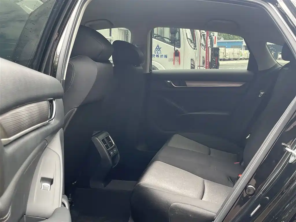 Honda Accord — миниатюра 7