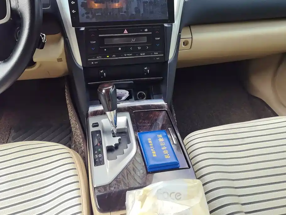 Toyota Camry — миниатюра 16