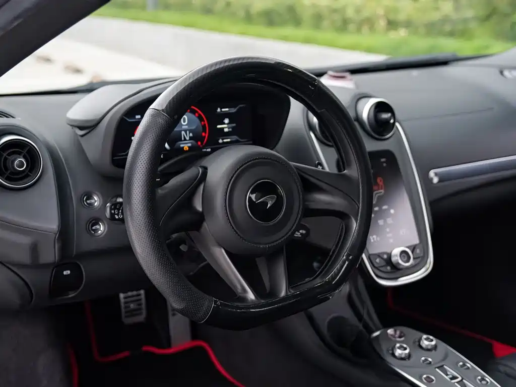 McLaren GT — миниатюра 15