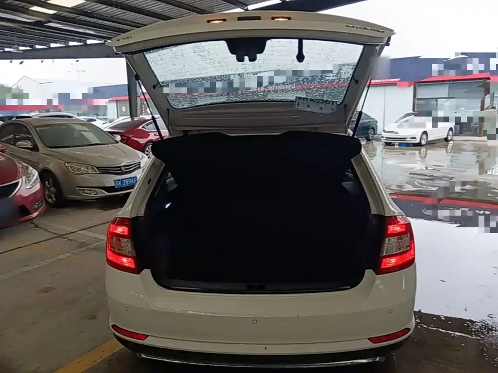 Skoda Rapid Spaceback — миниатюра 19