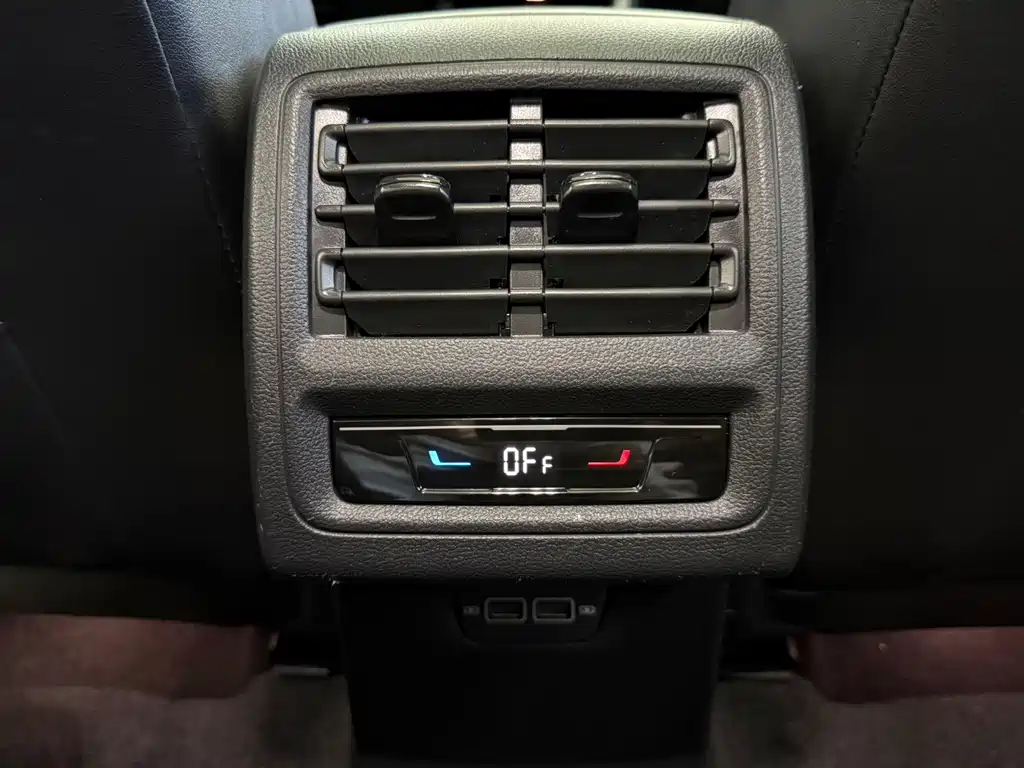 Volkswagen Golf — миниатюра 18