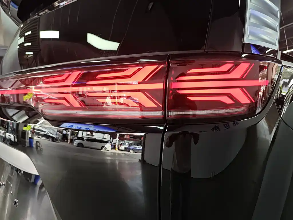 Denza Denza D9 — миниатюра 17