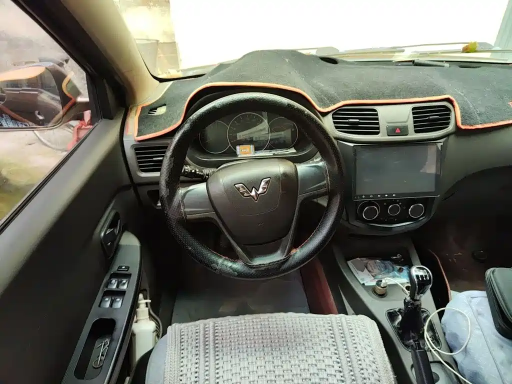 Wuling Hongguang — миниатюра 11