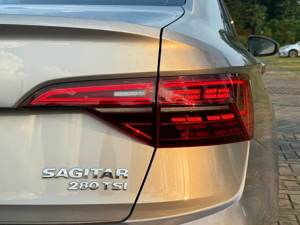 Volkswagen Sagitar — миниатюра 16