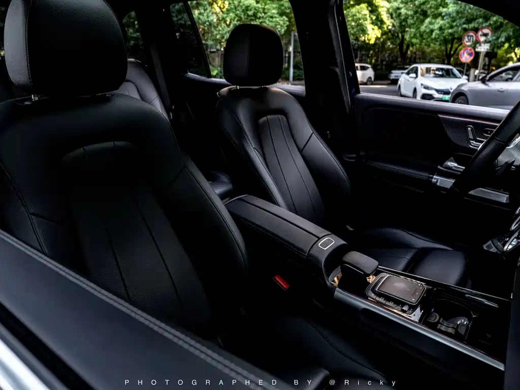 Mercedes-Benz GLB — миниатюра 8