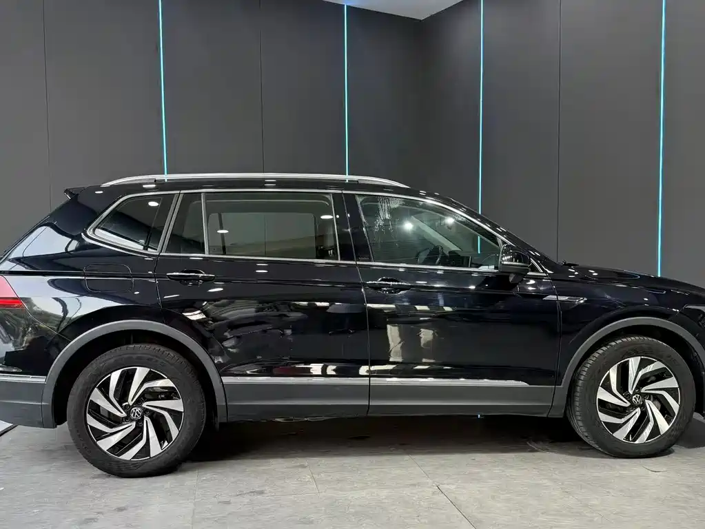 Volkswagen Tiguan L — миниатюра 5
